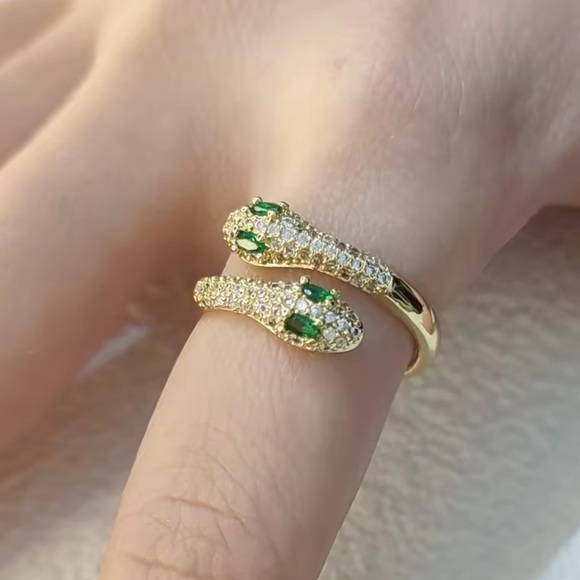 Serpenti Green Eyes Snake Crystal Adjustable Silver Ring - Picture 5 of 7